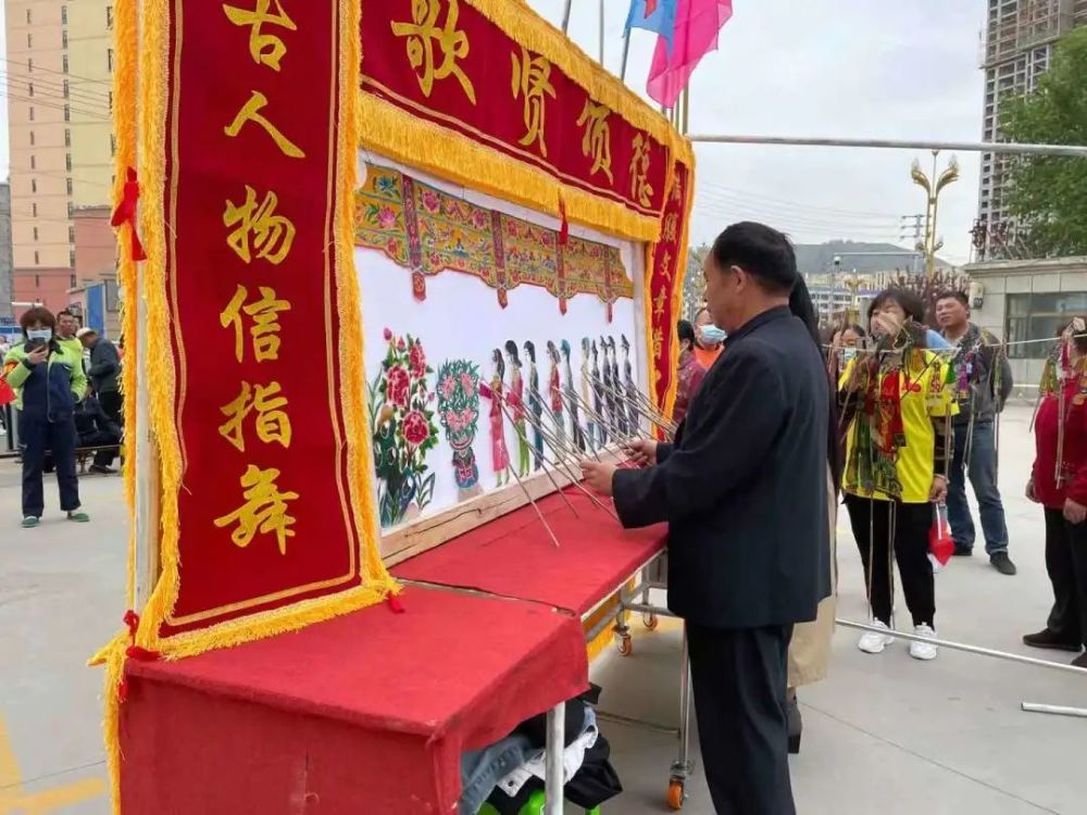新澳門王中王期期中，揭秘彩票背后的秘密與策略，揭秘新澳門王中王彩票背后的秘密與策略，期期中探秘彩票世界