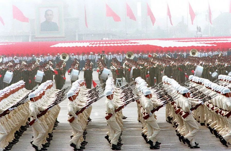 中國閱兵史上的霸氣瞬間，回顧1984年的閱兵盛況，中國閱兵史上的霸氣瞬間，回顧1984年閱兵盛況的震撼瞬間