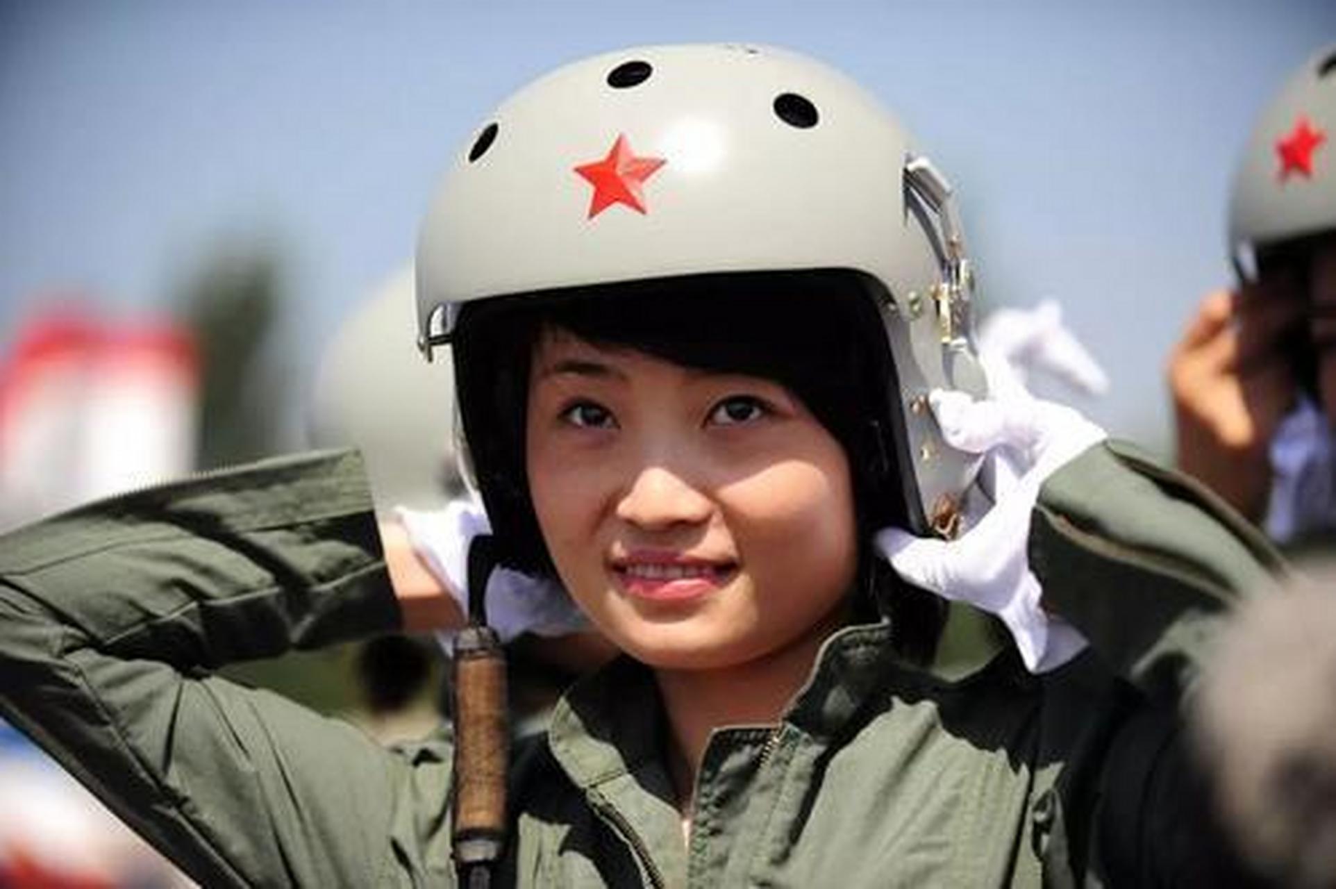 四川女飛行員余旭，英勇無畏的藍(lán)天使者，四川女飛行員余旭，藍(lán)天的英勇使者