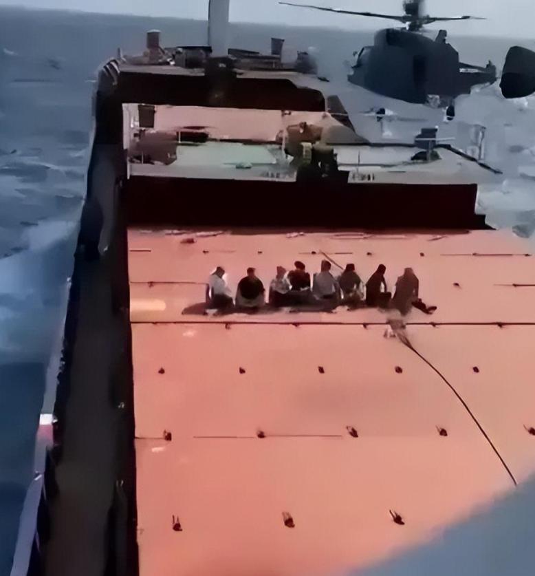 俄羅斯向美軍艦開火，事件背景與SEO解讀，俄羅斯對美軍艦開火事件背景解析與SEO視角解讀