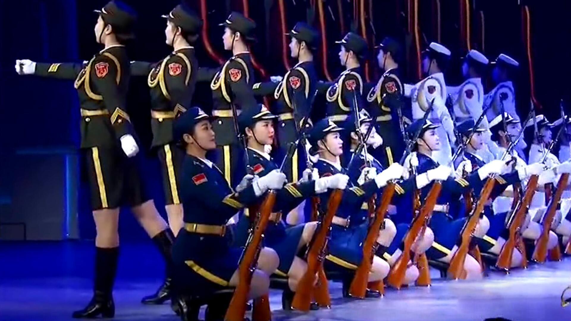 三軍女兵隊跳舞，展現(xiàn)力量與柔美的完美結合，三軍女兵隊舞蹈，力量與柔美的完美交融