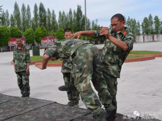當(dāng)兵可以談戀愛嗎？——深度解析軍營戀愛現(xiàn)象，軍營戀愛現(xiàn)象，解析士兵能否談戀愛的多維度視角