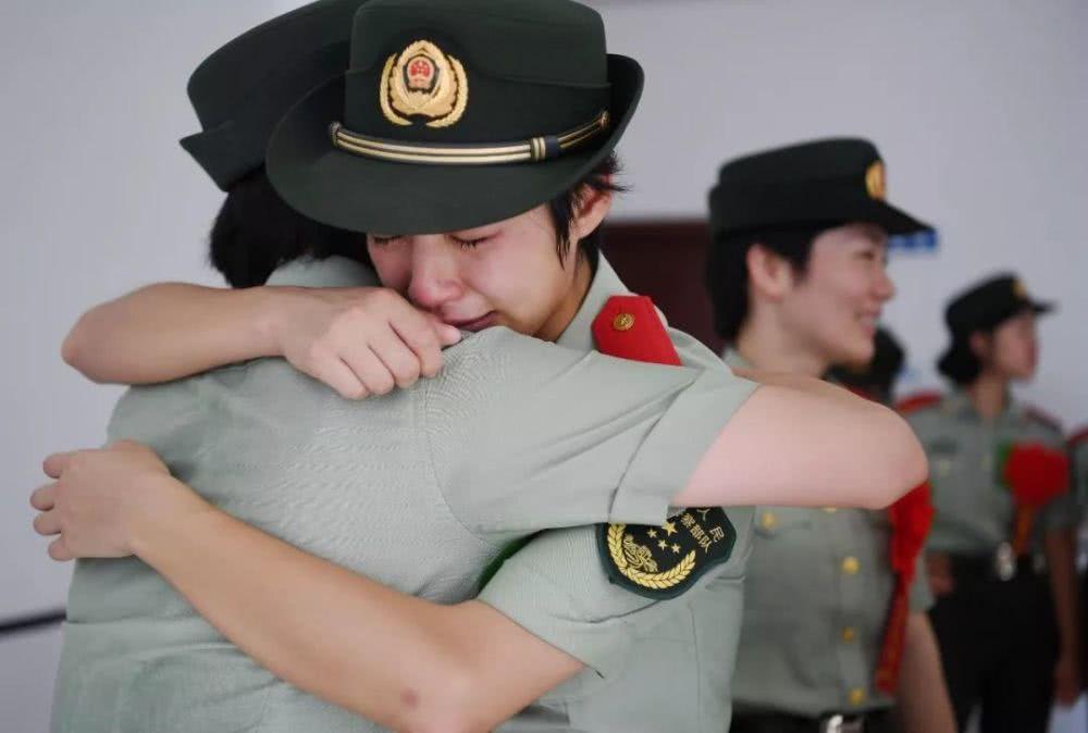 關(guān)于21式各軍種八一臂章的探討，關(guān)于各軍種八一臂章的探討，深入解析21式臂章特點(diǎn)
