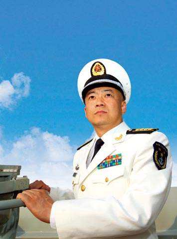 遼寧艦現(xiàn)任艦長——中國海軍力量的新標桿，遼寧艦現(xiàn)任艦長，中國海軍力量的新典范