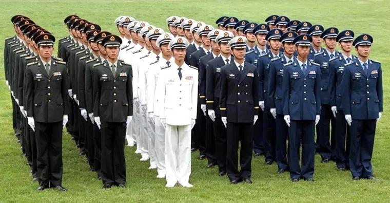 解放軍最新夾克作業(yè)服，設(shè)計(jì)特點(diǎn)與優(yōu)勢(shì)分析，解放軍最新夾克作業(yè)服設(shè)計(jì)特點(diǎn)與優(yōu)勢(shì)解析