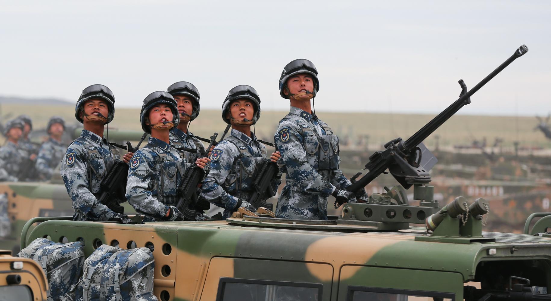 建軍90年閱兵完整版，回顧歷史，展望未來(lái)，建軍90年閱兵回顧，歷史印記與未來(lái)展望