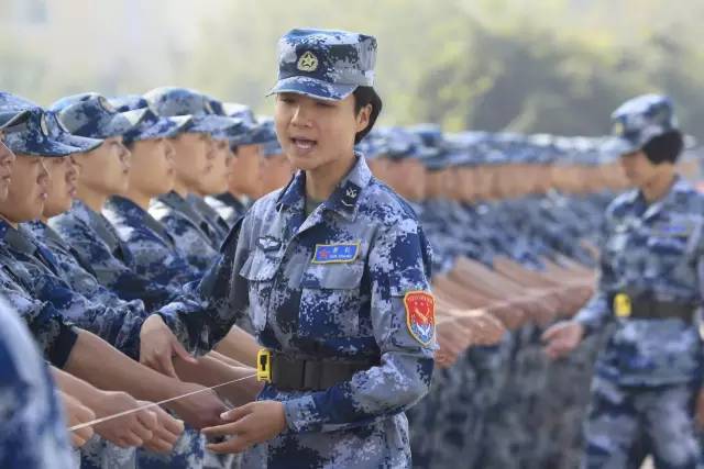 大學(xué)生女兵容易被錄取嗎？解析影響因素與機(jī)會(huì)平等，女大學(xué)生兵錄取機(jī)會(huì)解析，影響因素與平等權(quán)益探討