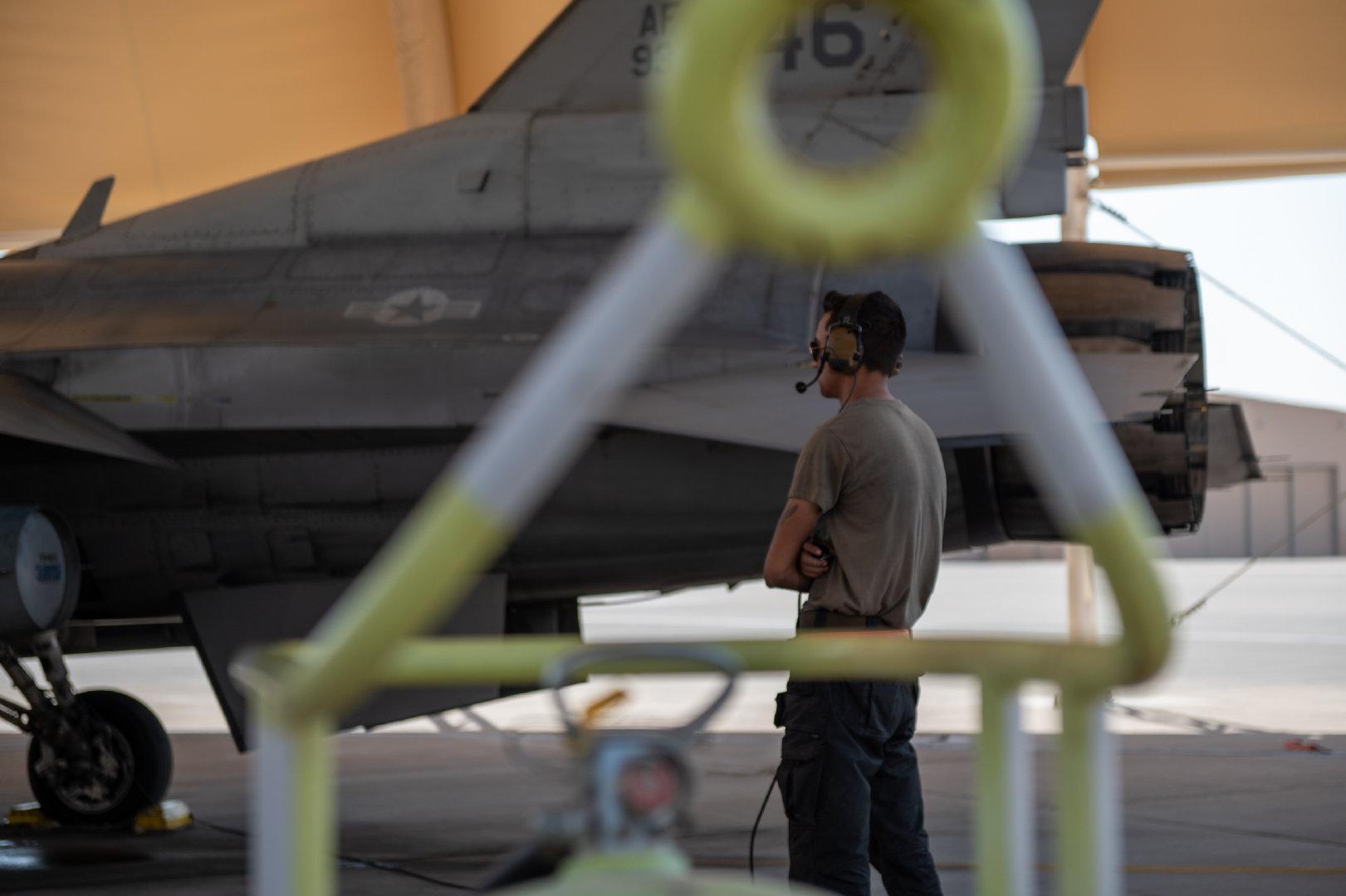 中國空軍戰(zhàn)機(jī)數(shù)量概覽，2022年的最新數(shù)據(jù)解讀，中國空軍戰(zhàn)機(jī)數(shù)量概覽，最新數(shù)據(jù)解讀及分析（2022版）