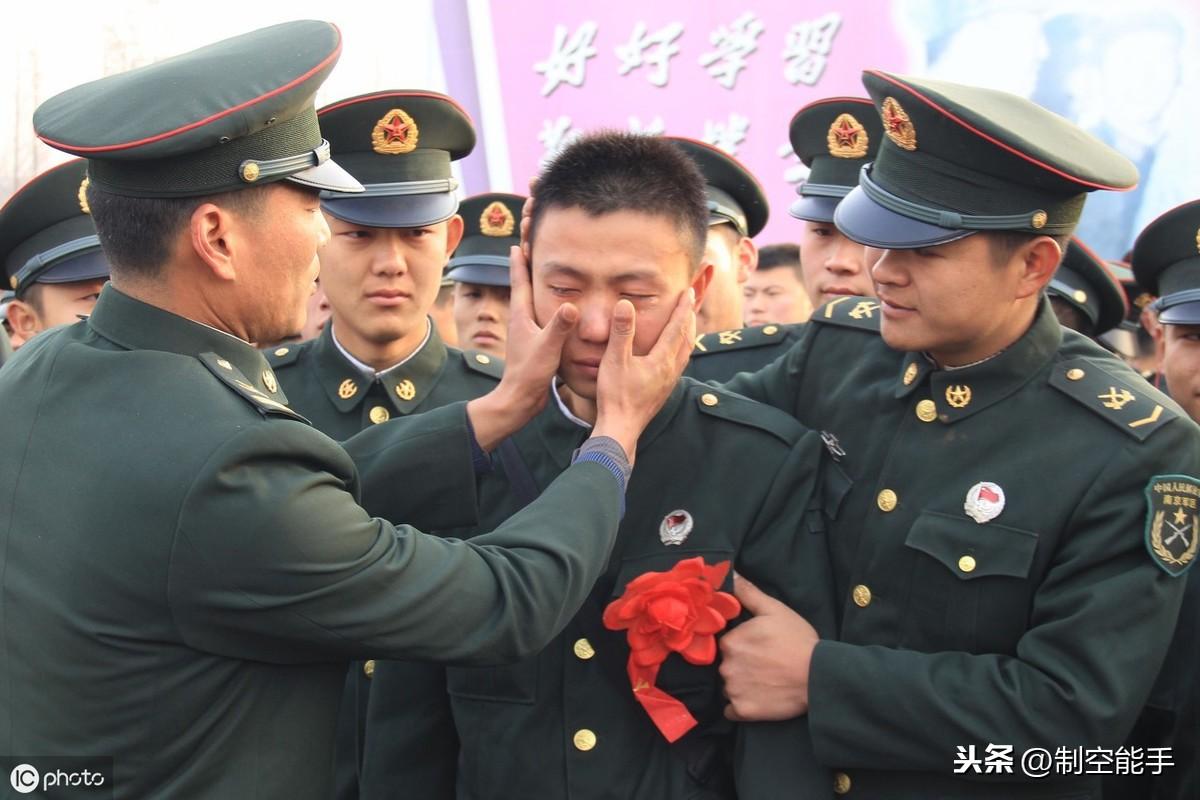空軍義務(wù)兵在軍隊中的職責與角色，探尋空軍義務(wù)兵的主要任務(wù)，空軍義務(wù)兵職責與角色探究，主要任務(wù)解析