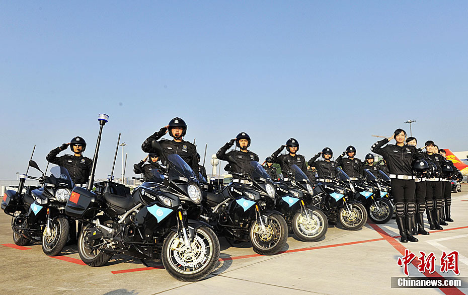 國賓護衛(wèi)隊護衛(wèi)視頻，展現(xiàn)榮譽與力量的精彩瞬間，國賓護衛(wèi)隊榮譽與力量的精彩瞬間，護衛(wèi)視頻展現(xiàn)震撼力量