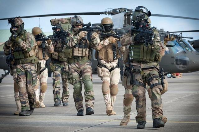 世界軍事強(qiáng)國(guó)前十排名2022，全球軍事力量概覽，全球軍事力量概覽，2022年世界軍事強(qiáng)國(guó)前十排名榜單