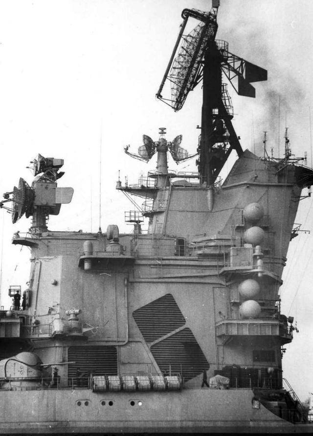 蘇聯(lián)65型巡洋艦，歷史與特點(diǎn)解析，蘇聯(lián)65型巡洋艦，歷史背景與特點(diǎn)深度解析