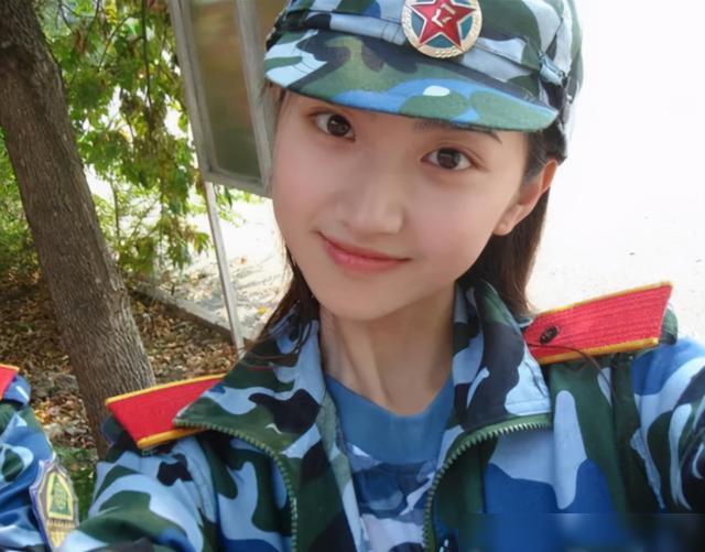 軍事直播間董嘉耀，一位軍事領(lǐng)域的佼佼者，董嘉耀，軍事領(lǐng)域的翹楚，深度解析軍事直播間