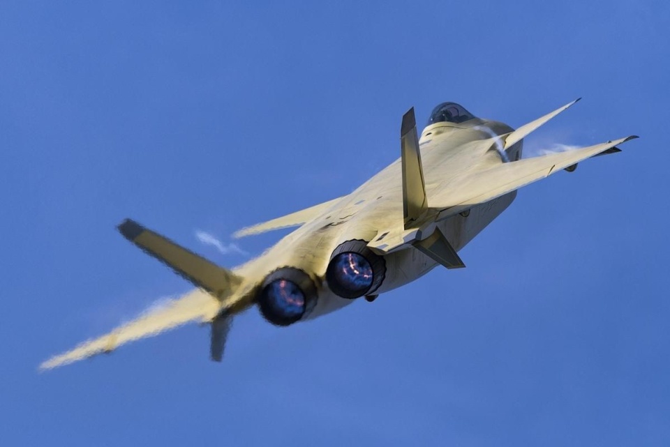 殲15戰(zhàn)斗機發(fā)動機，性能與優(yōu)勢分析，殲15戰(zhàn)斗機發(fā)動機性能與優(yōu)勢深度解析